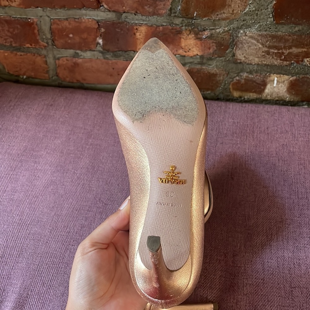 PRADa Rose Gold  shiny leather pumps heel  stiletto - Picture 7 of 10